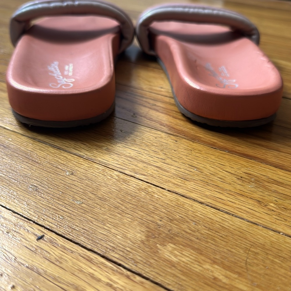 Stylish Peach Poolside Slides - Picture 6 of 6